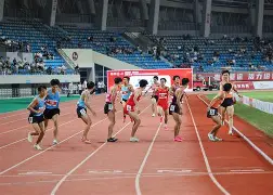 汽车拉力赛圆满完赛   汽车拉力赛圆满完赛