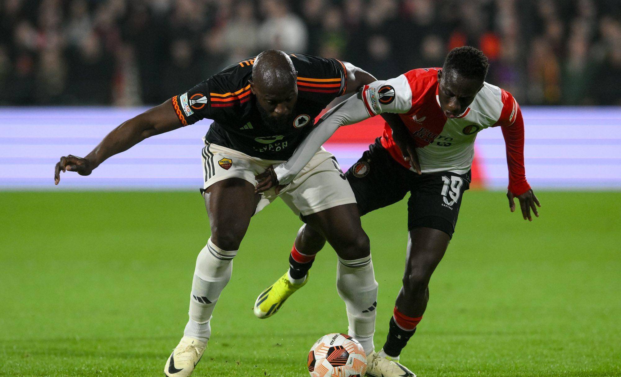 关于赛地聚焦——欧联转会期热度飙升，费耶诺德外线爆发，压力陡增，临场指挥获称赞的信息